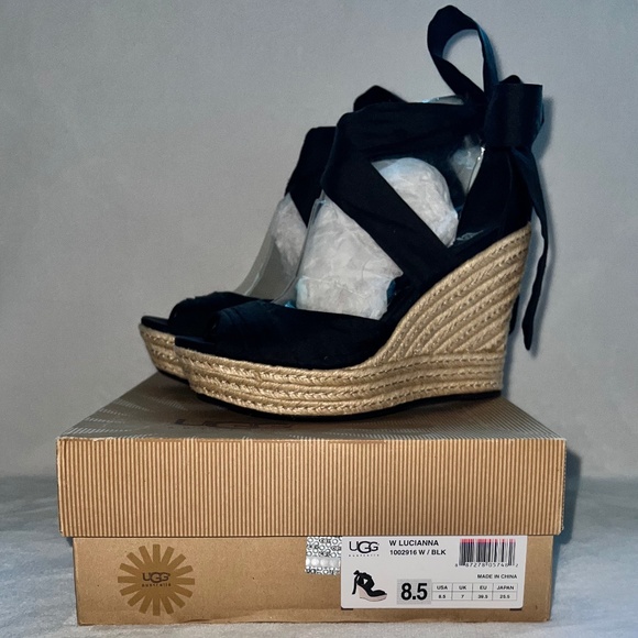UGG Lucianna Black Tie-Up Wedge Size 8.5 - Picture 2 of 15
